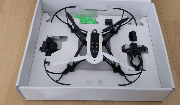 Lieferumfang für den Test der Parrot Mambo Drohne